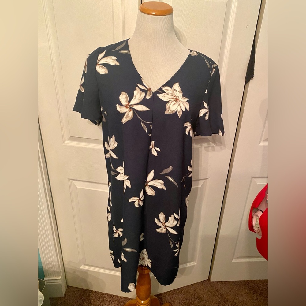 Beautiful Navy Floral Shift Dress